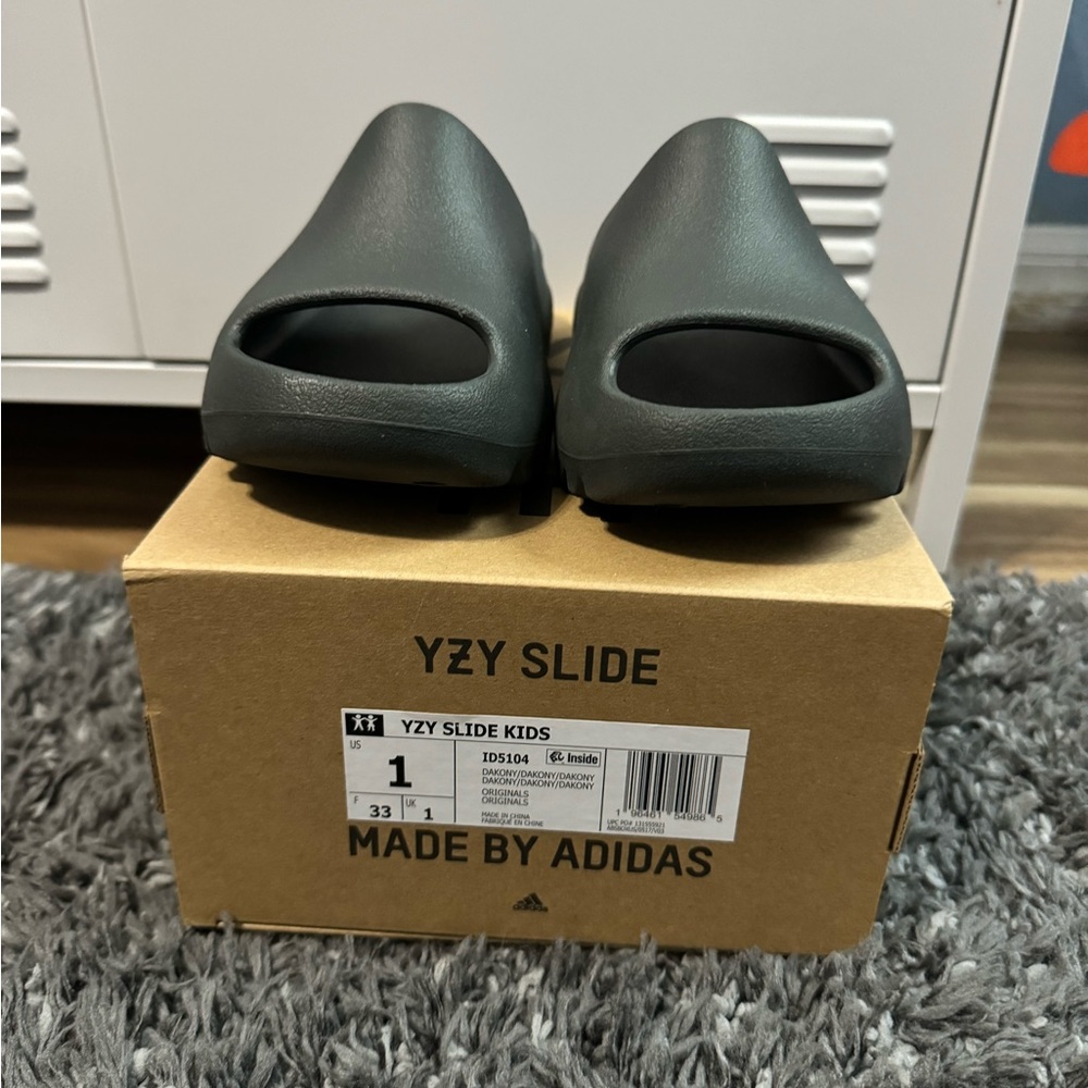 YZY Slide size 1 “Onyx”